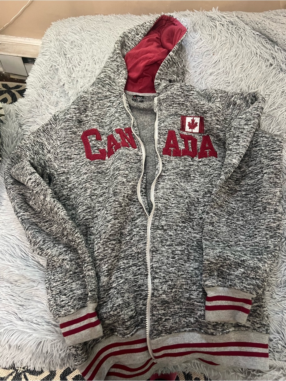 🌳3/44 Canada Red & Gray Hooded Zip Jacket